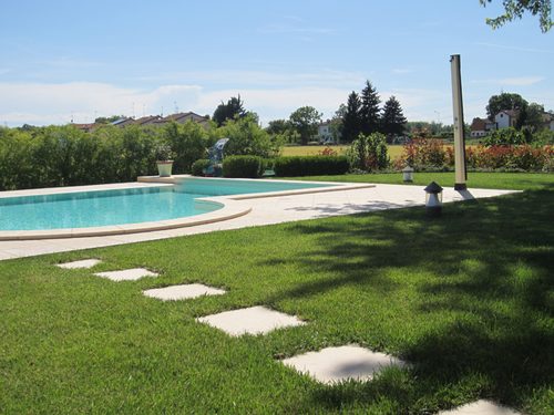 La piscina vista dall'alto